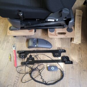 Turny Evo elektrischer Schwenkhubsitz mit Kabelfernbedienung und Sitzheizung