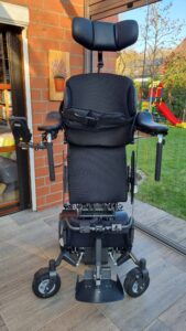 E-Rollstuhl mit Steh- und Liegefunktion