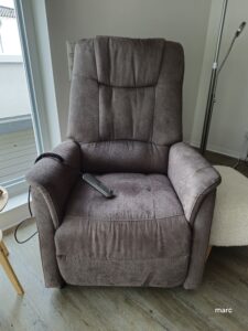 Aufstehsessel mit Relaxfunktion