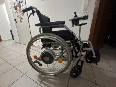 Elektronischer Rollstuhl mit E-Fix E 25