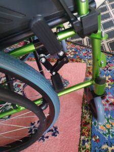 Mobiclinic Rollstuhl "Bolonia" (Grün/Schwarz) – absolut neuwertig, nur 2x im Haus genutzt!
