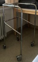 Suche Gehwagen / Rollator
