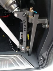 Smart-Lifter zum Heben von Rollis in einen Kleinbus