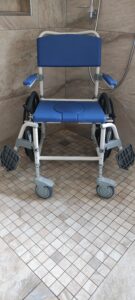Dusch Rollstuhl Typ Aston 24