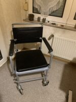 Dusch-Toilettenrollstuhl