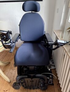 Neuwertig:Elektrorollstuhl Q6 Edge 3 Stretto, Stehfunktion u.a.