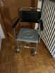 Toilettenstuhl mit Rollen - Toilettenstuhl mit Rollen