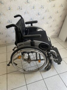Rollstuhl schwer