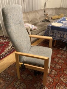 Ergonomischer Pflegesessel el. verstellbar