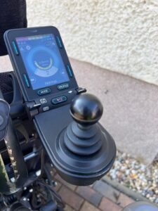 Elektrorollstuhls mit Stehfunktion von Permobil