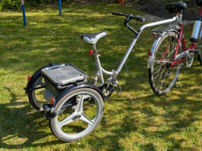 Nachläufer mit 2 Rädern für sicheres Gleichgewicht