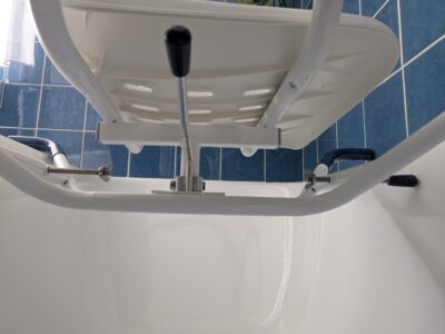 Drehbarer Badewannensitz