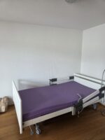 Pflegebett + Matratze