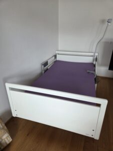 Pflegebett + Matratze