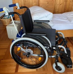 Rollstuhl mit E-Unterstützung