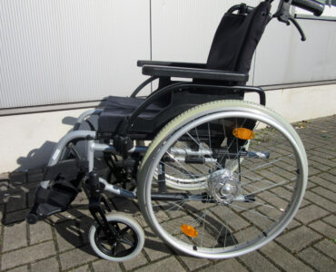 Rollstuhl Breezy Basix² Faltrollstuhl