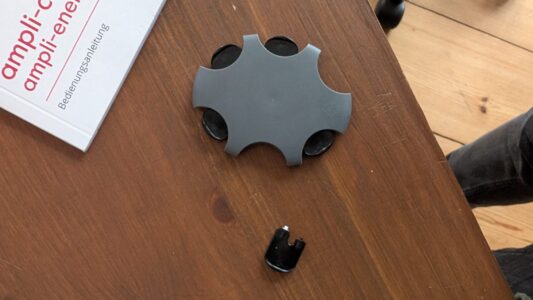 Amplifon ampli-energy R 3 – rechtes Hörgerät, nur einmal getragen + Ladegerät