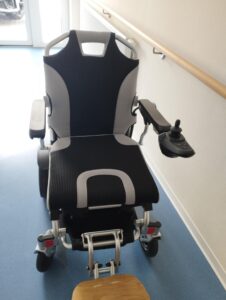 faltbarer Elektrorollstuhl